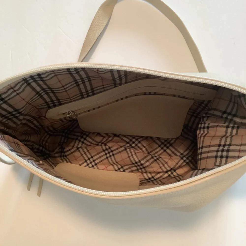 Genuine Leather Cream Purse NWOT - Picture 3 of 4